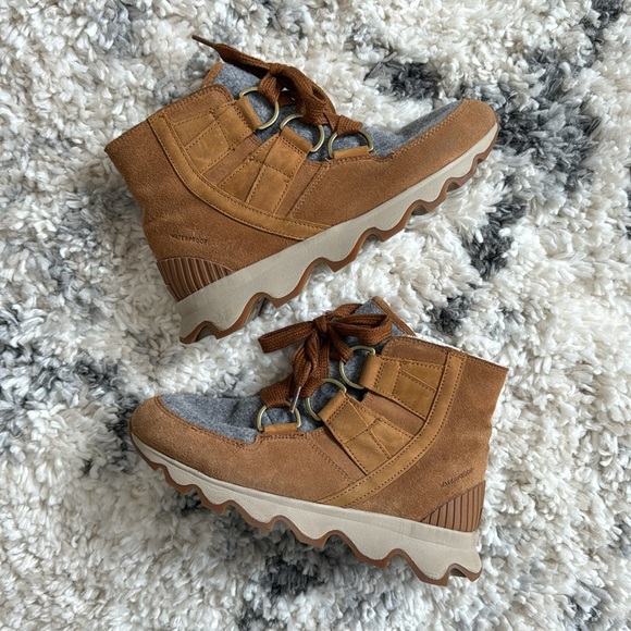 Sorel Shoes - Sorel Waterproof Lace Up Boots - Size 9